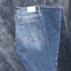 Buckle Black Women's Boot Cut Jeans in Medium Blue Wash